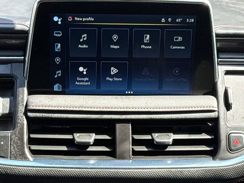 Used 2024 Chevrolet Suburban RST w/ Luxury Package image 13