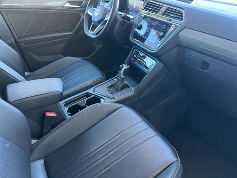 Used 2024 Volkswagen Tiguan SE image 15