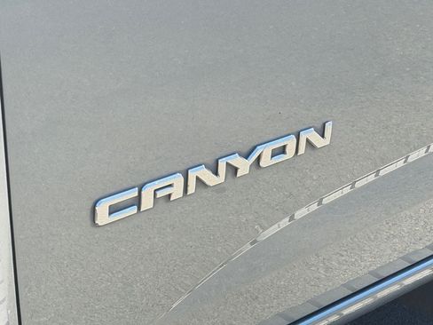 Used 2018 GMC Canyon SLE AWD/4WD image 33
