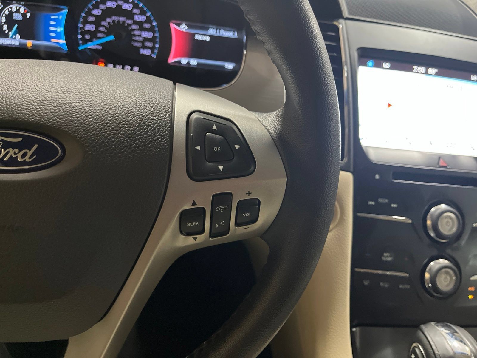 Used 2018 Ford Taurus SEL w/ Equipment Group 201A FWD image 22