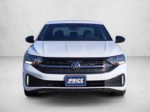 Used 2024 Volkswagen Jetta Sport FWD image 2
