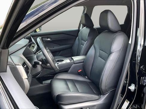 Certified 2024 Nissan Rogue SL FWD image 8