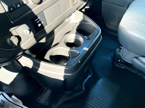 Used 2017 GMC Savana 2500 Extended image 13