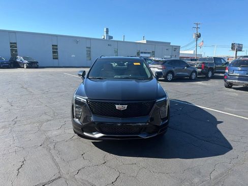 Used 2025 Cadillac XT4 Sport AWD/4WD image 3