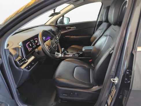 Used 2023 Kia Sportage EX image 18