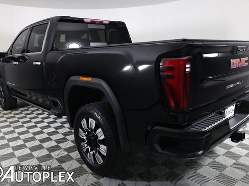 Used 2024 GMC Sierra 2500 Denali w/ Denali Reserve Package AWD/4WD image 10