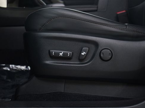 Used 2021 Lexus GX 460 Luxury w/ Accessory Package image 21