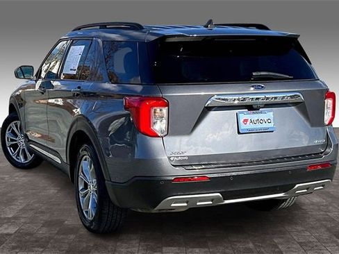 Used 2022 Ford Explorer XLT w/ Equipment Group 202A image 4