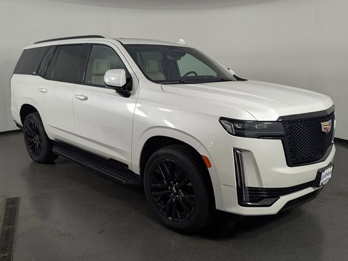 Used 2021 Cadillac Escalade Sport image 2