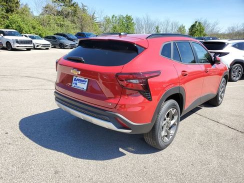 New 2026 Chevrolet Trax LT w/ Driver Confidence Package FWD image 4