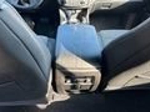 Used 2023 Chevrolet Traverse LT w/ Rear Camera Mirror Package image 9