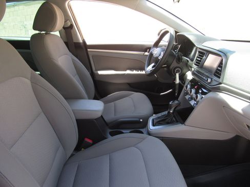 Used 2019 Hyundai Elantra SEL FWD image 8