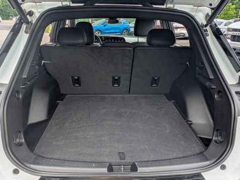 Used 2024 Chevrolet Equinox EV LT FWD image 18