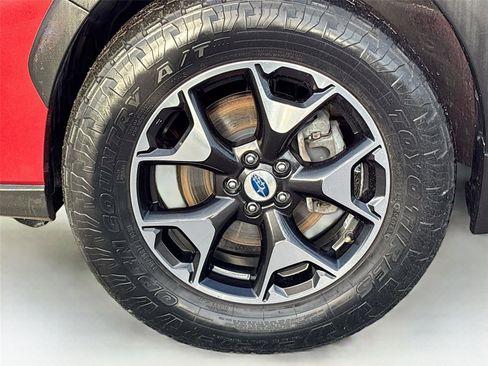 Used 2018 Subaru Crosstrek 2.0i Premium w/ Eyesight System image 31