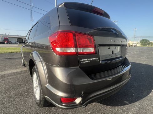 Used 2017 Dodge Journey SXT AWD/4WD image 3