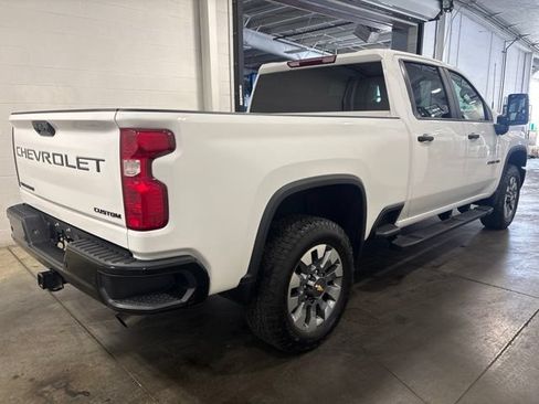Used 2025 Chevrolet Silverado 2500 Custom w/ Custom Value Package AWD/4WD image 4