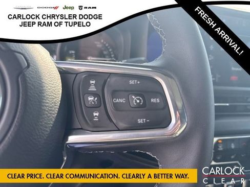 Used 2025 Jeep Wrangler Sahara image 16