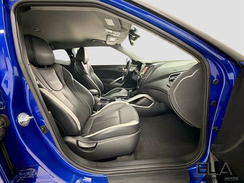 Used 2014 Hyundai Veloster Turbo FWD image 30