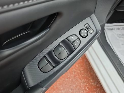 Used 2025 Nissan Sentra S FWD image 11
