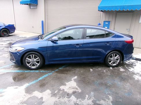 Used 2017 Hyundai Elantra Value Edition w/ Cargo Package FWD image 3