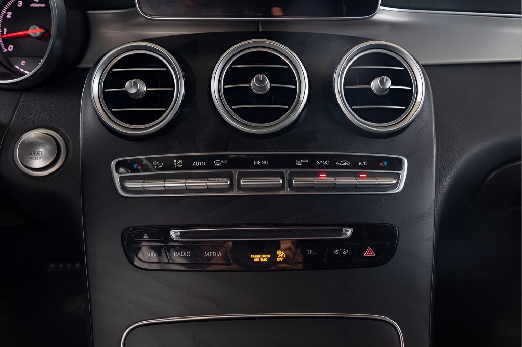 Used 2019 Mercedes-Benz GLC 300 image 22