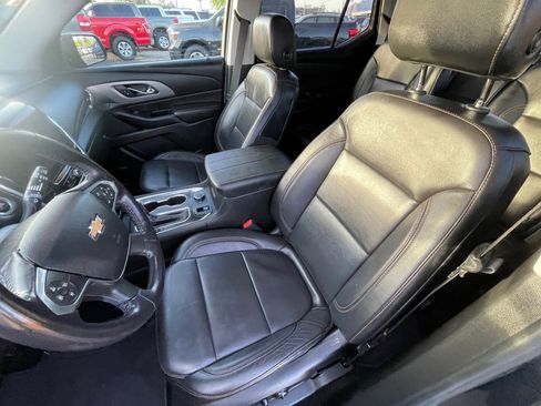 Used 2018 Chevrolet Traverse LT image 13