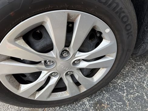 Certified 2025 Kia Soul LX FWD image 10