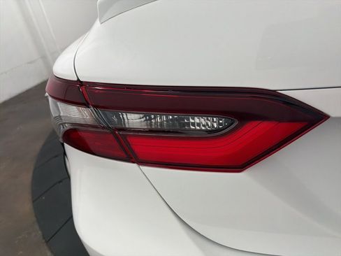 Used 2022 Toyota Camry SE FWD image 12