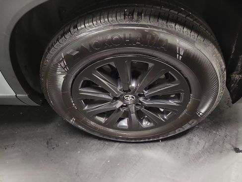 Used 2026 Toyota Grand Highlander XLE image 10