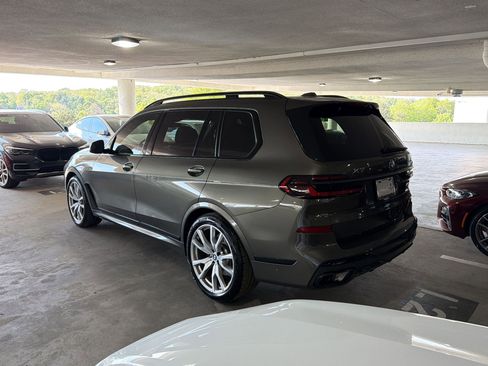 Used 2024 BMW X7 xDrive40i w/ M Sport Package image 3