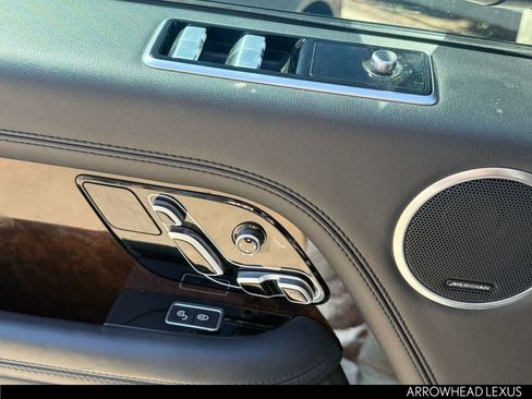 Used 2020 Land Rover Range Rover HSE image 11