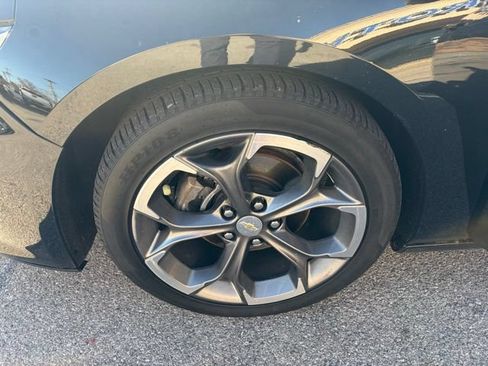 Used 2021 Chevrolet Malibu LT FWD image 11