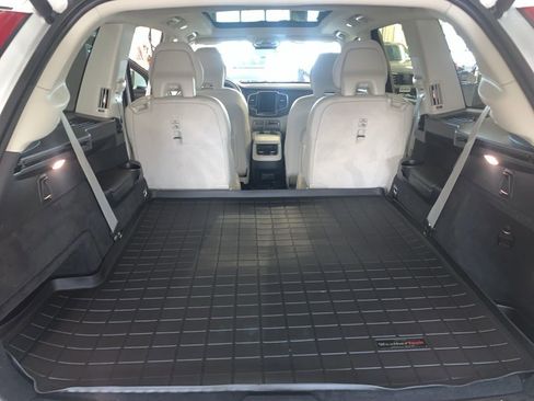 Used 2023 Volvo XC90 B6 Plus image 32