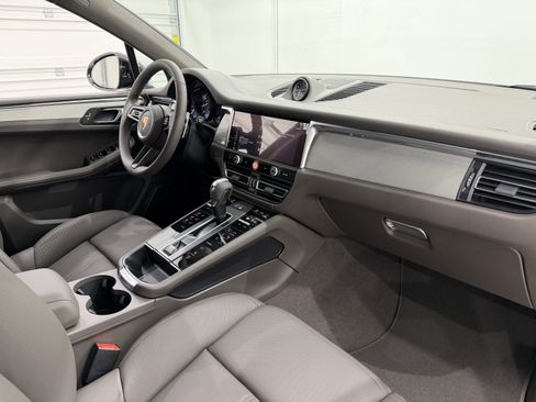New 2026 Porsche Macan image 24