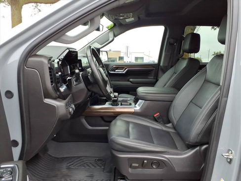 Used 2024 Chevrolet Silverado 1500 LT Trail Boss w/ Convenience Package II AWD/4WD image 26