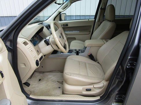 Used 2010 Ford Escape XLT image 13