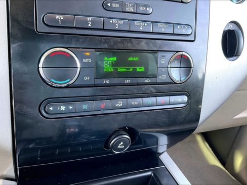 Used 2011 Ford Expedition Limited RWD image 29