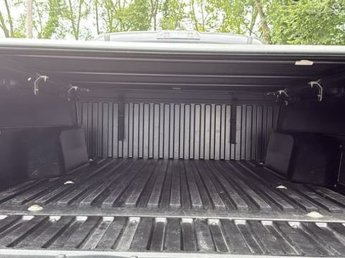 Used 2022 Toyota Tacoma SR5 AWD/4WD image 25