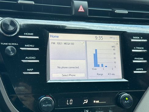 Used 2019 Toyota Camry SE w/ Convenience Package FWD image 25