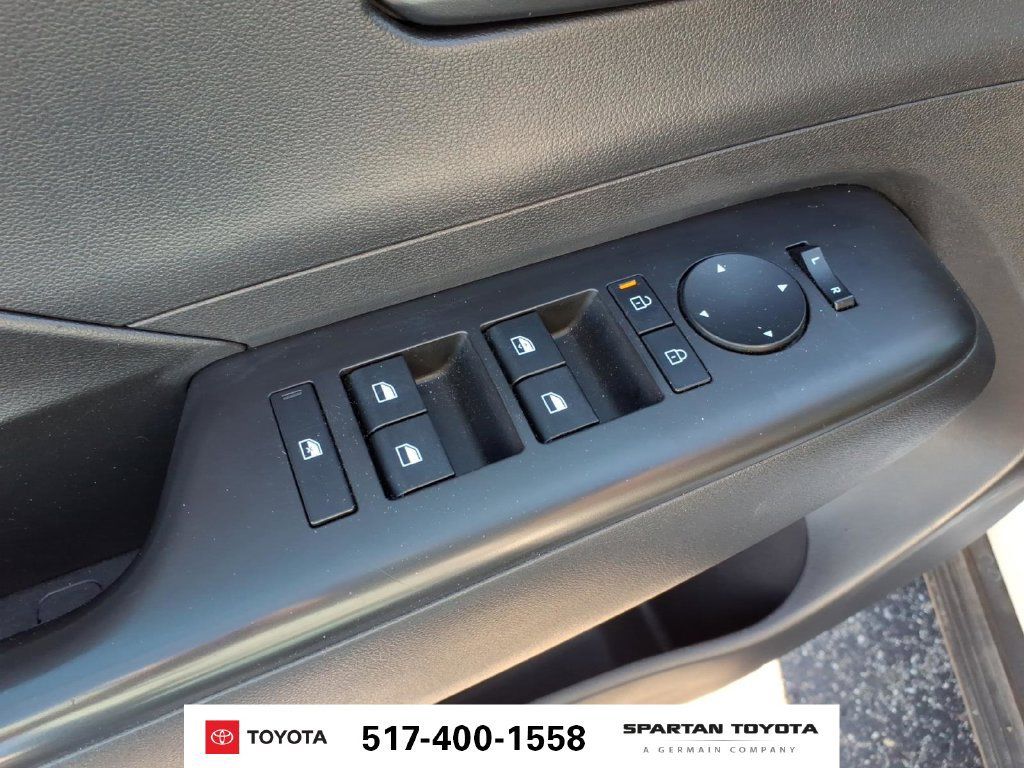 Used 2024 Hyundai Kona SEL AWD/4WD image 17
