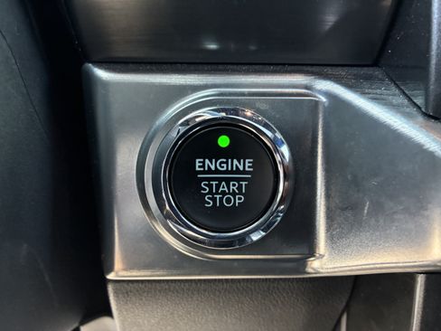 Used 2023 Ford F150 Lariat w/ Equipment Group 502A High AWD/4WD image 32