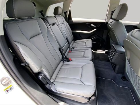 Used 2026 Audi Q7 3.0T Premium w/ Convenience Plus Package AWD/4WD image 19