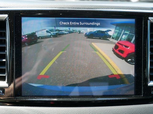 Used 2023 Chrysler Pacifica Touring-L FWD image 14