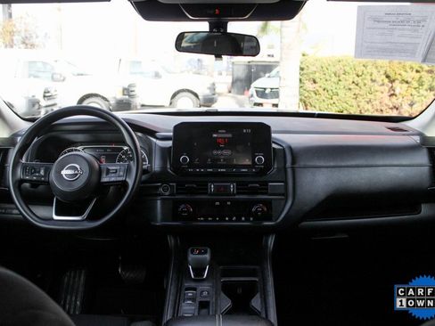 Used 2024 Nissan Pathfinder S image 24