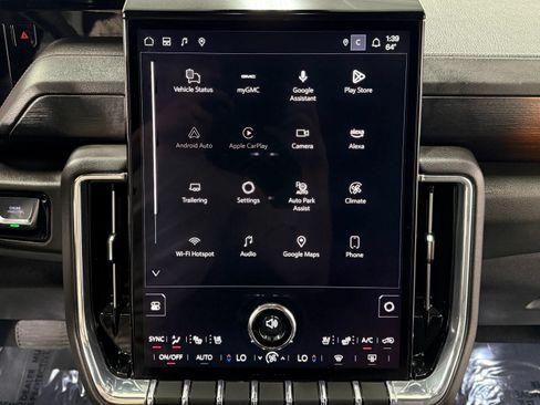 Used 2025 GMC Yukon XL Denali AWD/4WD image 25