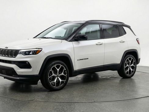Used 2025 Jeep Compass Limited AWD/4WD image 2