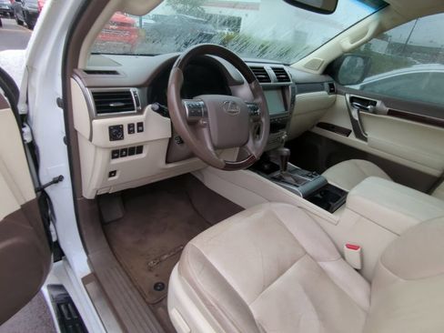 Used 2019 Lexus GX 460 Premium w/ Premium Package AWD/4WD image 7