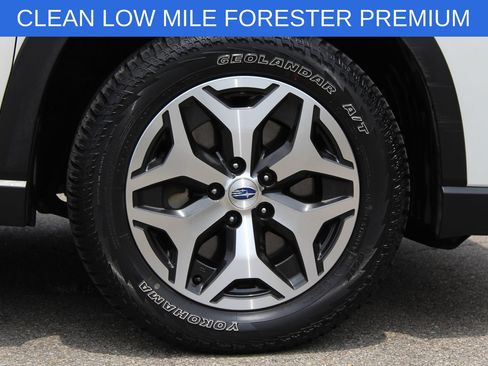 Used 2020 Subaru Forester Premium AWD/4WD image 27