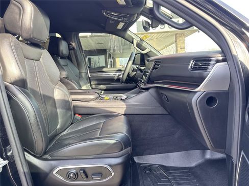 Used 2022 Jeep Wagoneer Series I w/ Convenience Group I AWD/4WD image 26