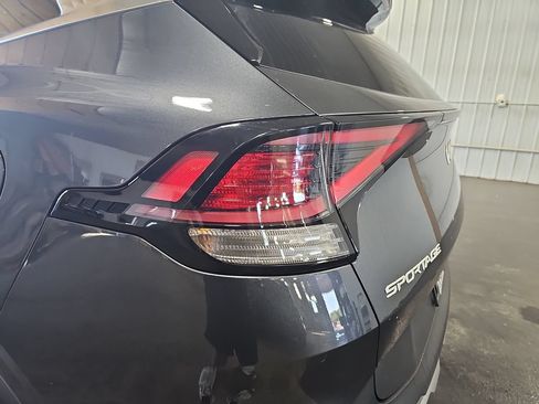 Used 2024 Kia Sportage EX AWD/4WD image 34